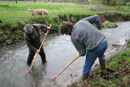Nettoyage des cours d'eau Nettoyage des cours d'eau par la